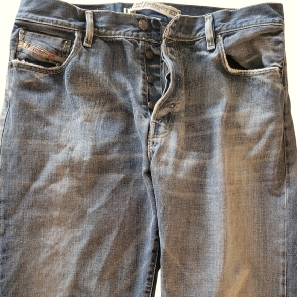 VINTAGE DIESEL BUTTON-FLY GARAGE WASH JEANS - Picture 4 of 14